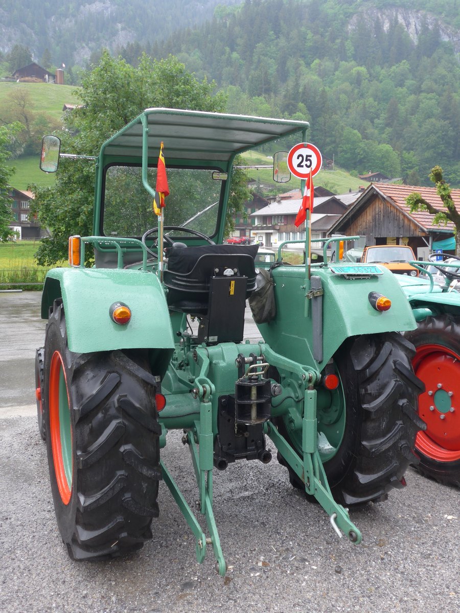 (171'444) - B�hrer - BE 36'327 - am 28. Mai 2016 beim Bahnhof Boltigen