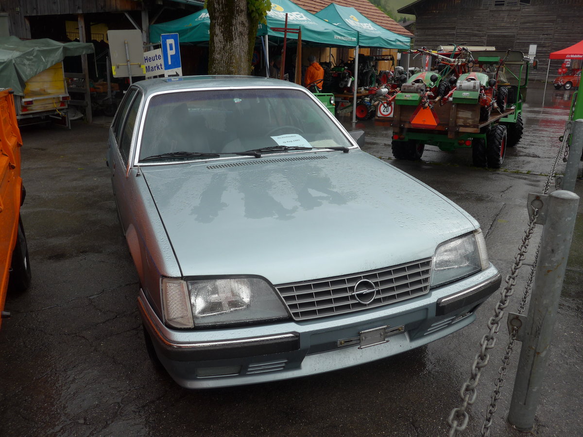 (171'468) - Opel am 28. Mai 2016 beim Bahnhof Boltigen