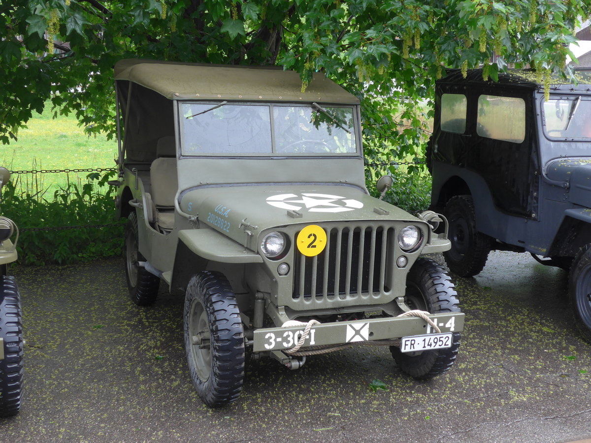 (171'494) - Willys - FR 14'952 - am 28. Mai 2016 beim Bahnhof Boltigen