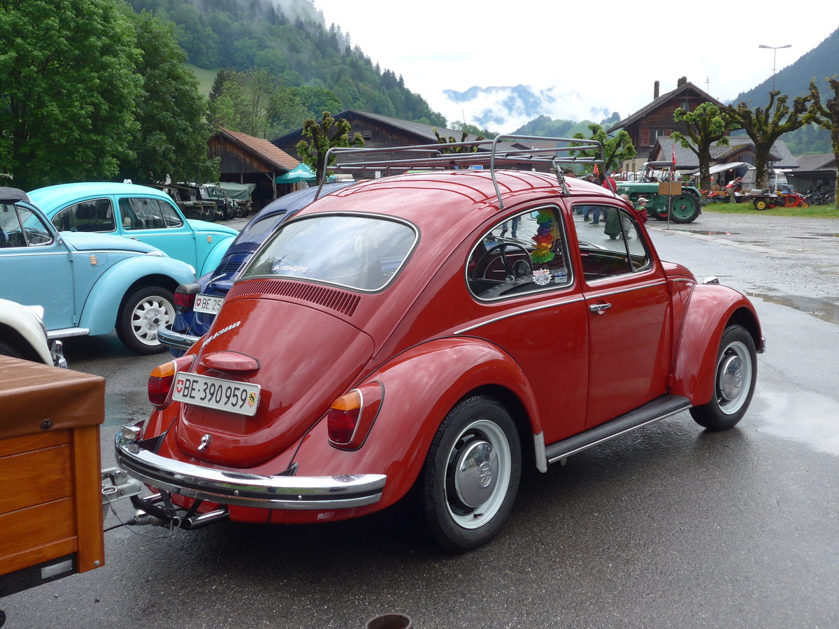 (171'500) - VW-K�fer - BE 390'959 - am 28. Mai 2016 beim Bahnhof Boltigen