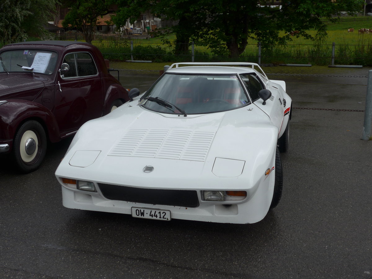 (171'506) - Lancia - OW 4412 - am 28. Mai 2016 beim Bahnhof Oberwil