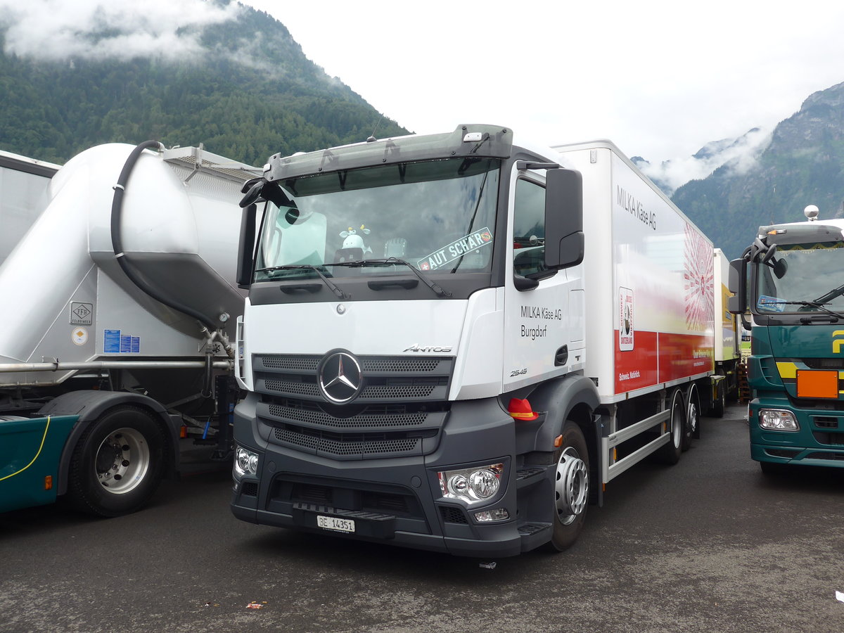 (172'302) - MILKA K�se, Burgdorf - BE 14'351 - Mercedes am 26. Juni 2016 in Interlaken, Flugplatz