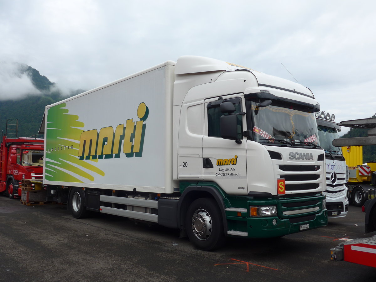 (172'303) - Marti, Kallnach - Nr. 28.20/BE 303'447 - Scania am 26. Juni 2016 in Interlaken, Flugplatz