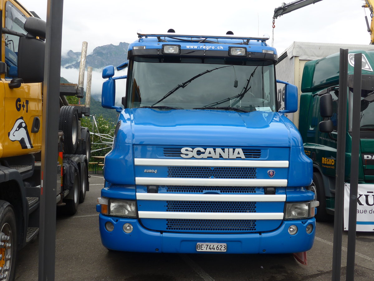 (172'410) - Regro, Hasle-R�egsau - BE 744'623 - Scania am 26. Juni 2016 in Interlaken, Flugplatz