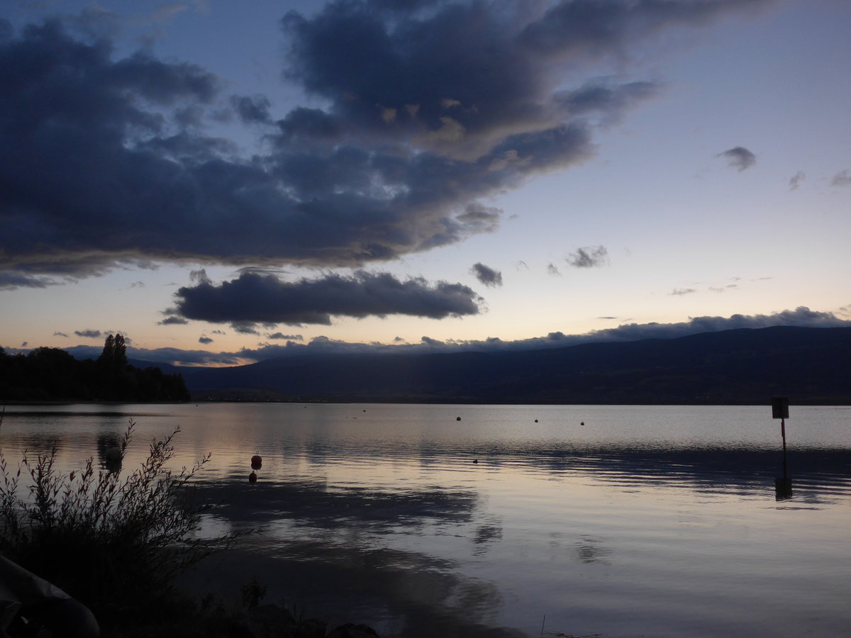 (173'003) - Abendstimmung am Neuenburgersee am 13. Juli 2016 bei Yvonand