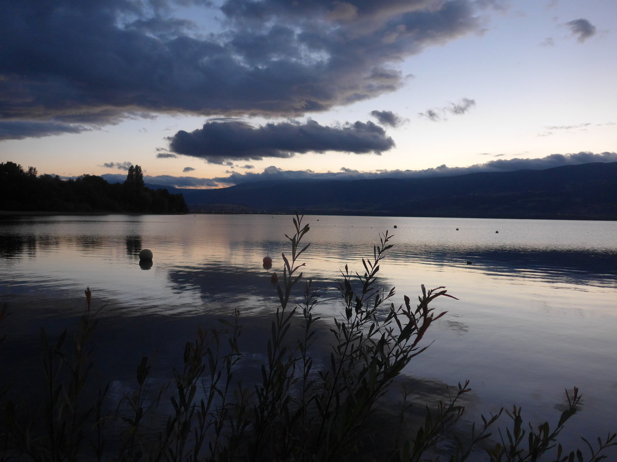 (173'004) - Abendstimmung am Neuenburgersee am 14. Juli 2016 bei Yvonand