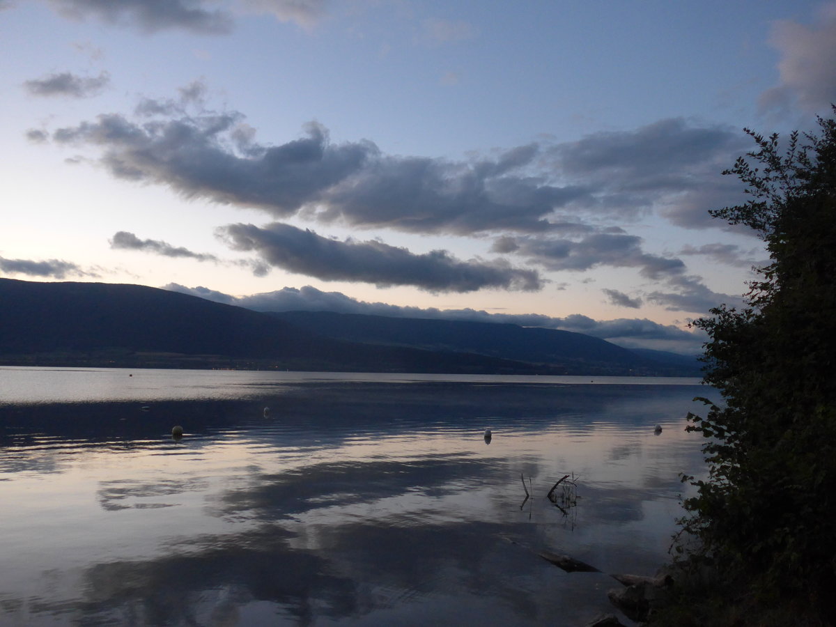 (173'005) - Abendstimmung am Neuenburgersee am 14. Juli 2016 bei Yvonand