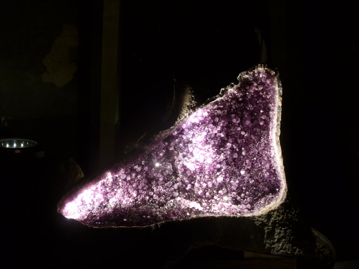 (173'206) - Grosser Edelstein am 20. Juli 2016 in den Grotten von Vallorbe