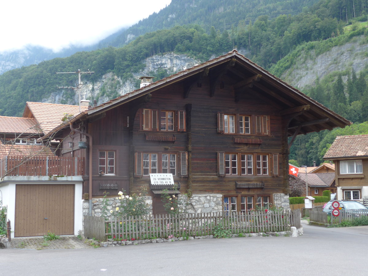 (173'266) - Altes Haus am 23. Juli 2016 in Iseltwald