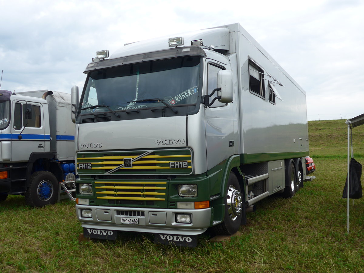 (174'035) - Volvo - AG 181'689 - am 20. August 2016 in B�singen, Bahnhof