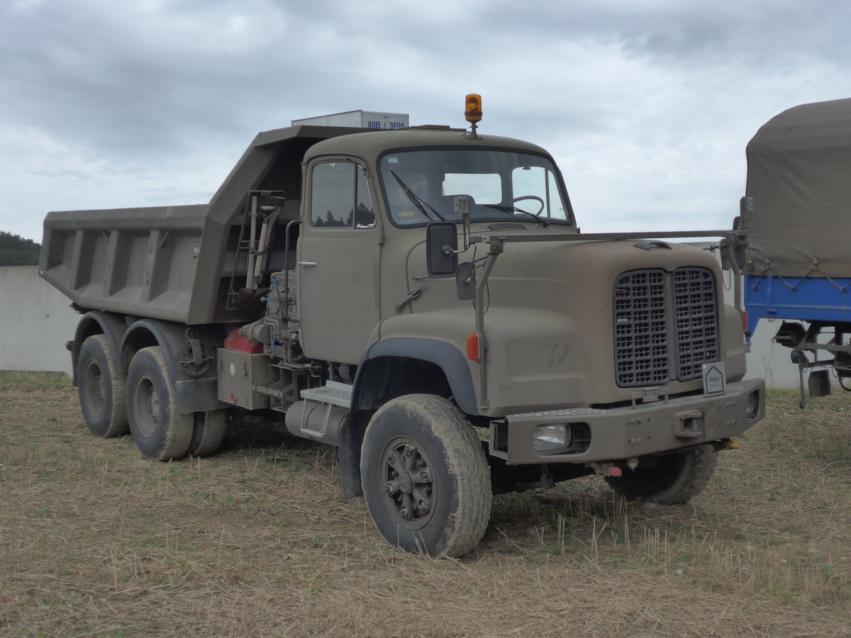 (174'078) - Saurer am 20. August 2016 in B�singen, Bahnhof