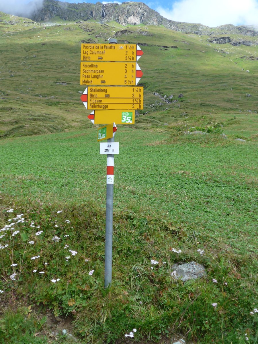 (174'207) - Wegweiser am 21. August 2016 in Juf