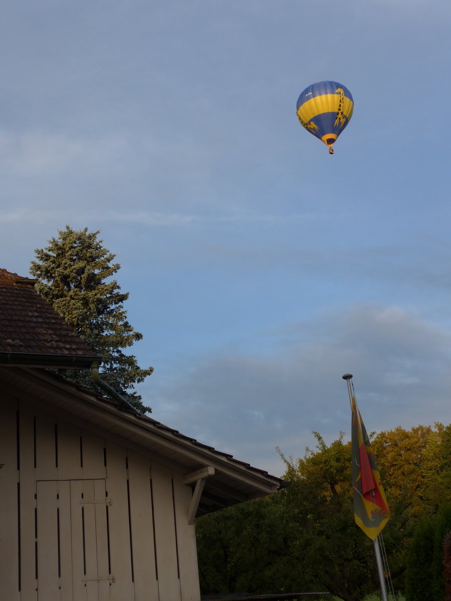 (174'462) - Heissluftballon am 4. September 2016 �ber dem Lerchenfeld bei Thun