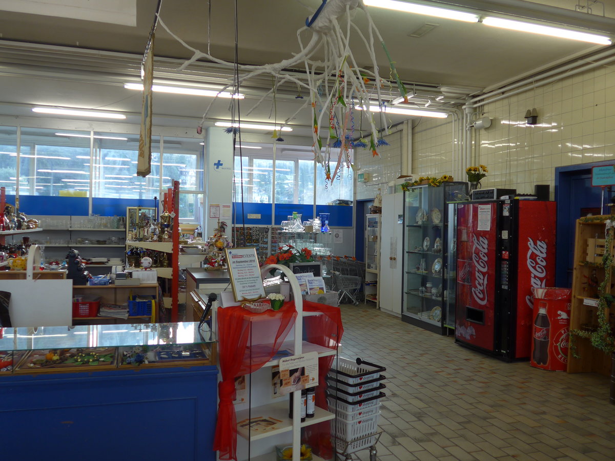 (174'928) - Eingangs- und Kassenbereich am 14. September 2016 im BrockiShop