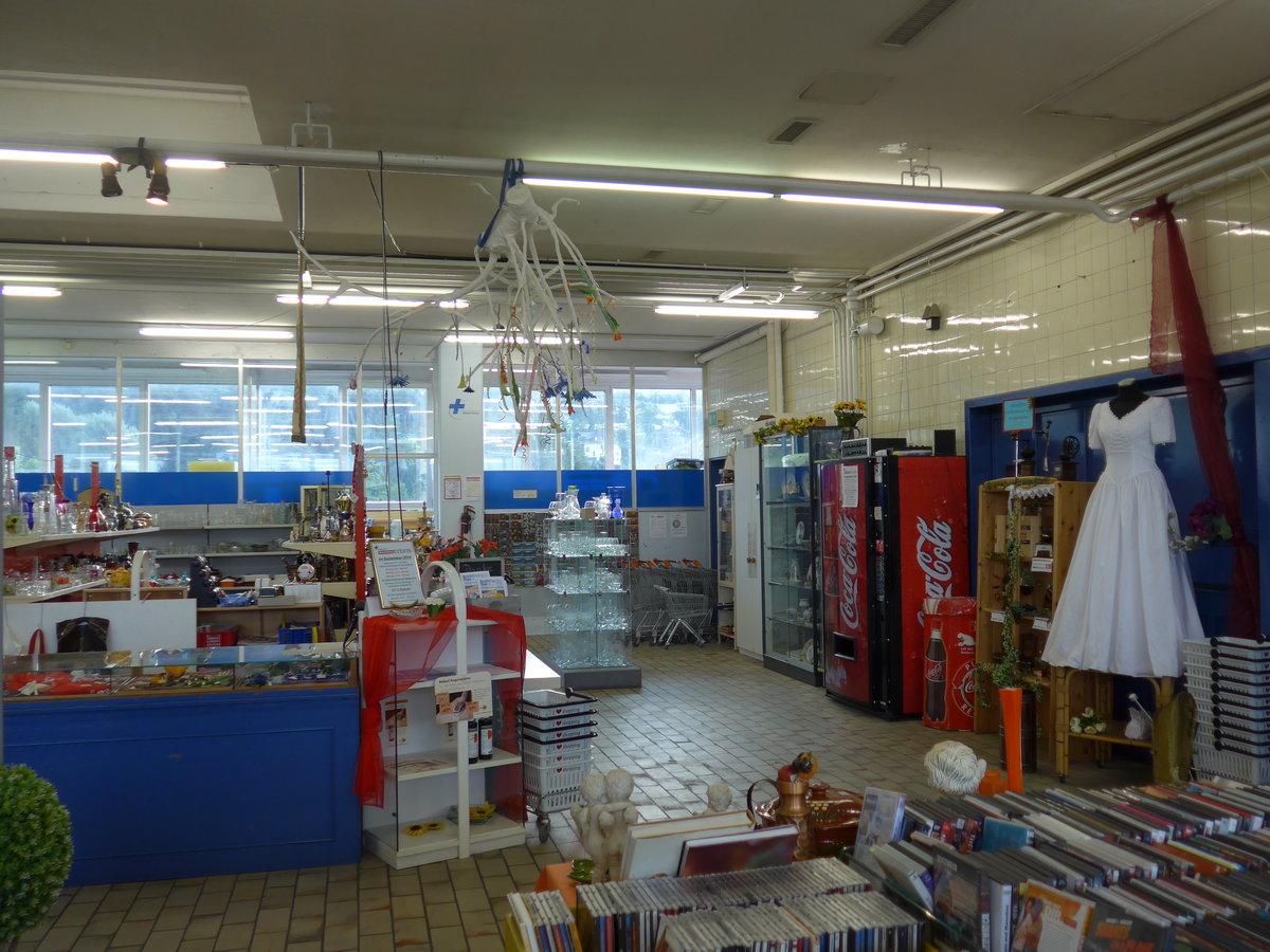 (174'931) - Eingangs- und Kassenbereich am 14. September 2016 im BrockiShop