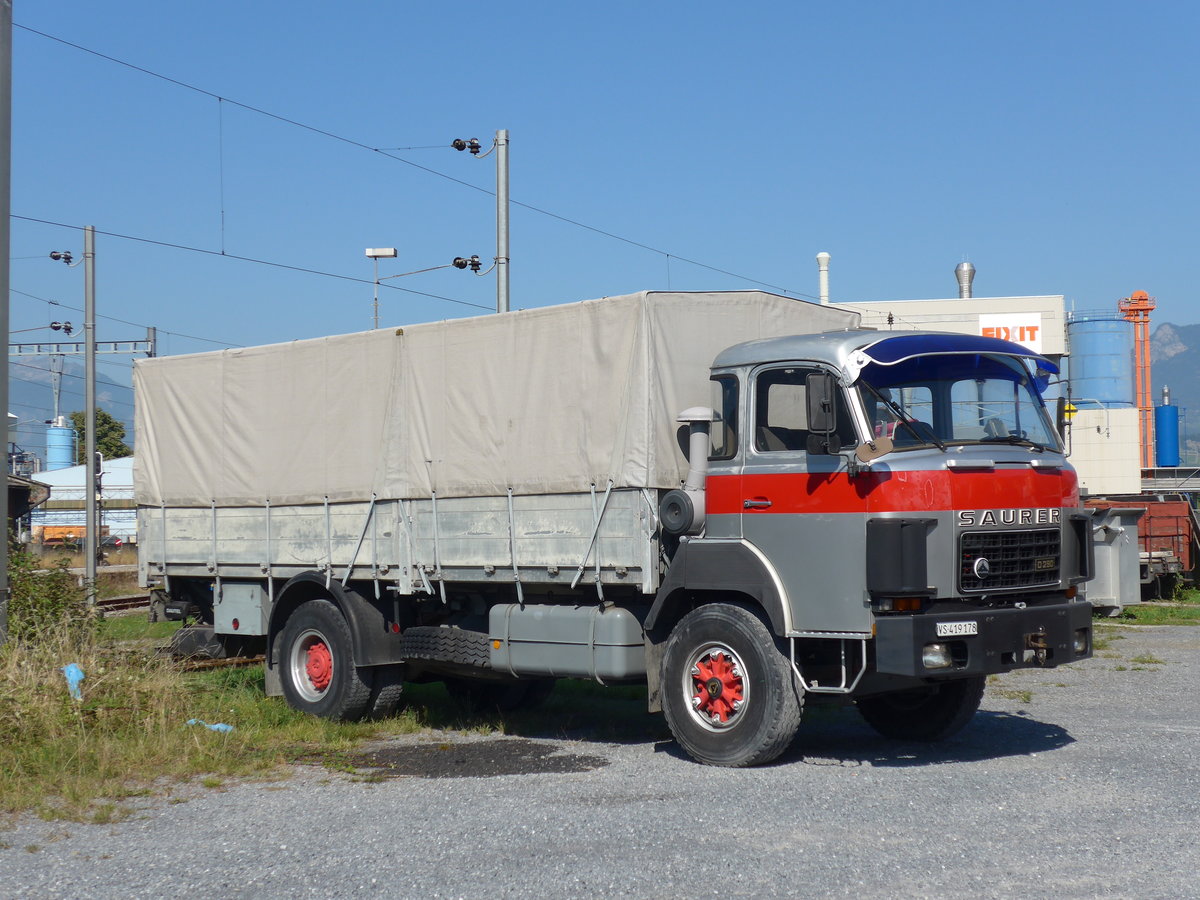 (175'106) - Saurer - VS 419'178 - am 24. September 2016 beim Bahnhof Bex