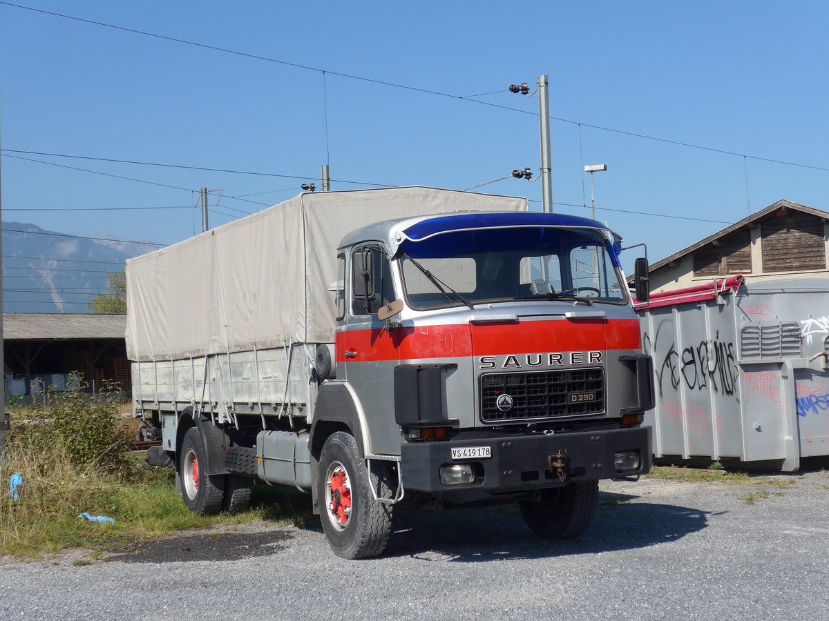(175'107) - Saurer - VS 419'178 - am 24. September 2016 beim Bahnhof Bex