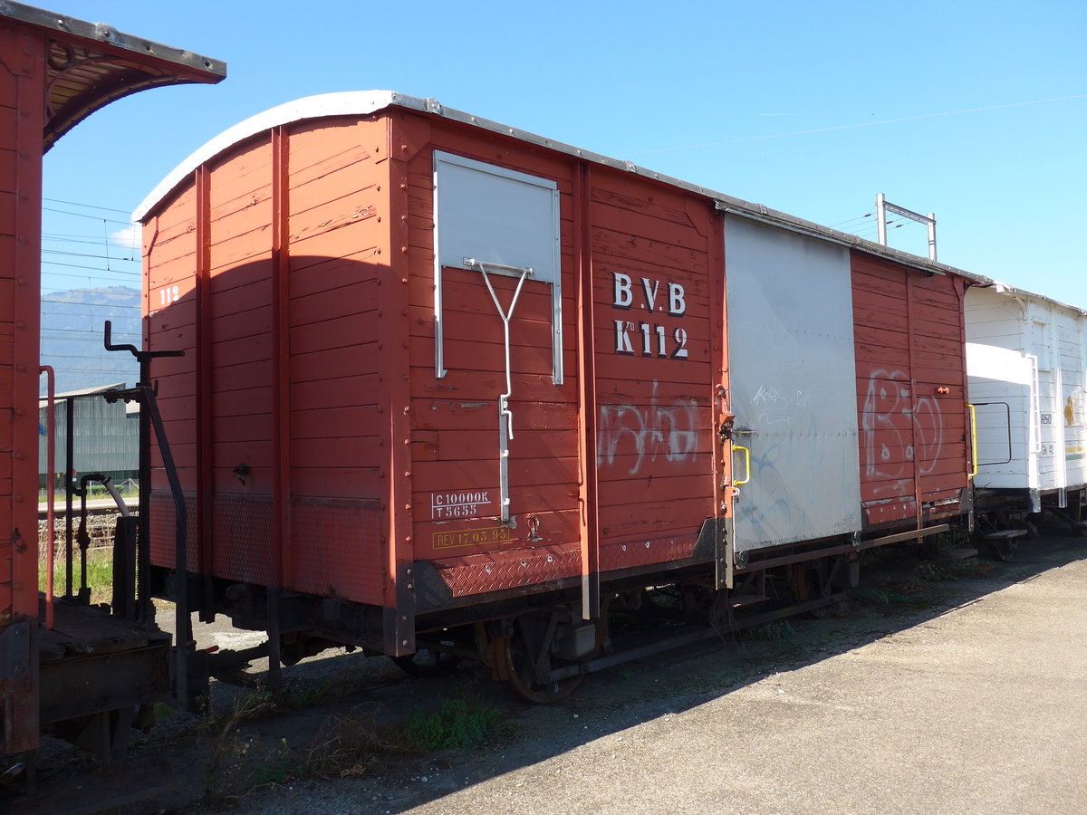 (175'116) - BVB-G�terwagen - Nr. 112 - am 24. September 2016 im Bahnhof Bex