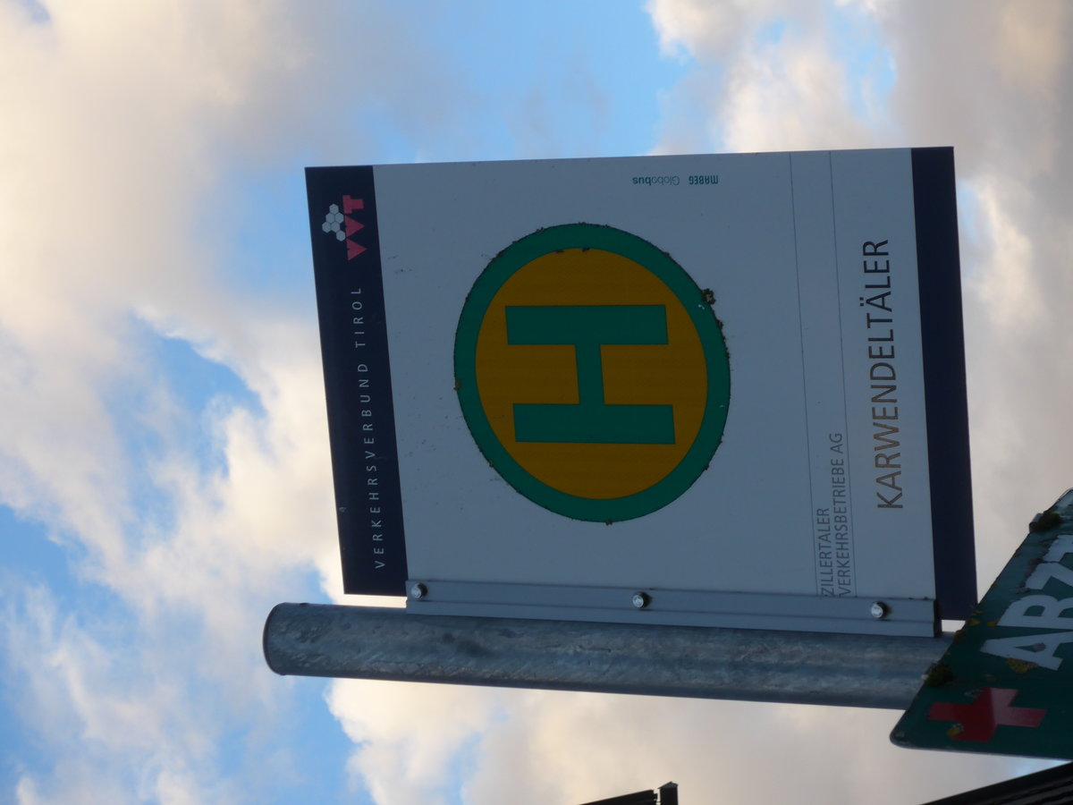 (175'888) - Bus-Haltestelle - Pertisau, Karwendelt�ler - am 18. Oktober 2016
