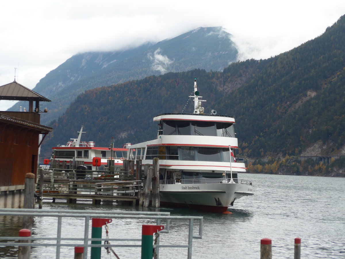 (175'939) - Motorschiff Stadt Innsbruck am 19. Oktober 2016 in Pertisau am Achensee