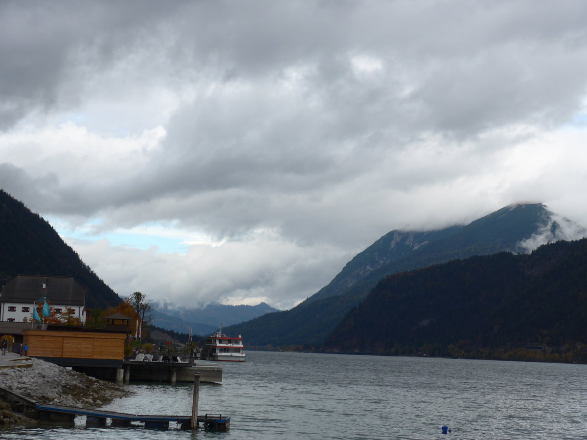 (175'946) - Am Achensee am 19. Oktober 2016 bei Pertisau