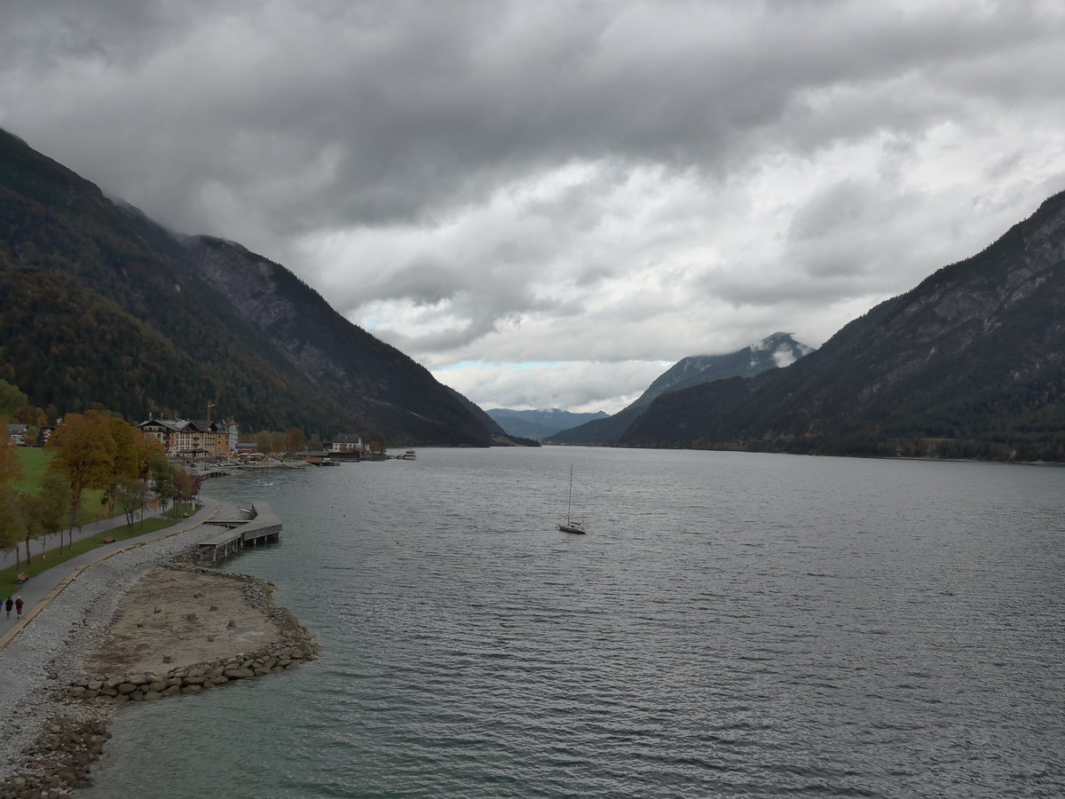 (175'955) - Der Achensee am 19. Oktober 2016 in Pertisau
