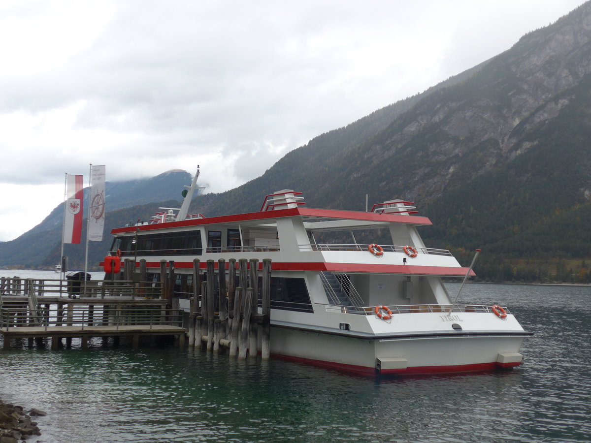 (175'967) - Motorschiff Tirol am 19. Oktober 2016 in Pertisau am Achensee
