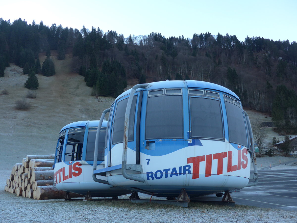(177'439) - Ausrangierte Titlis-Rotair-Kabine - Nr. 7 - am 30. Dezember 2016 in Engelberg, Titlisbahnen