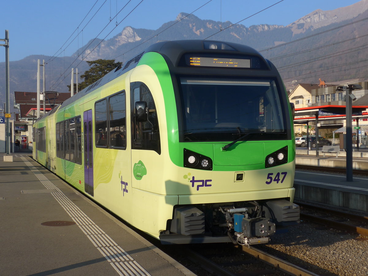 (177'546) - TPC-Pendelzug - Nr. 547 - am 1. Januar 2017 im Bahnhof Aigle