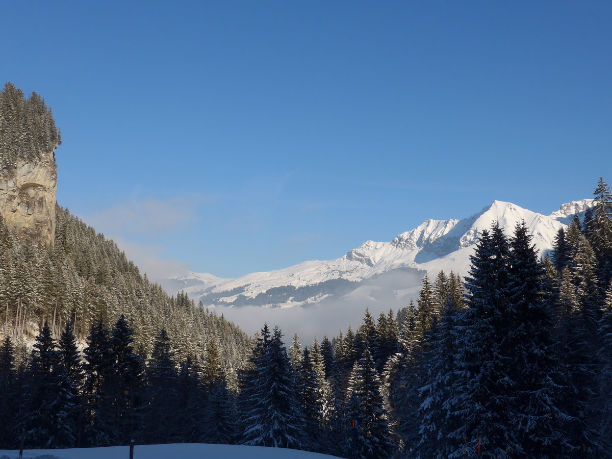 (178'027) - Die Bonderspitze mit aufkommendem Nebelmeer am 9. Januar 2017 vom Reh�rti bei Adelboden aus