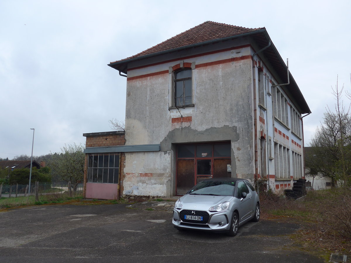 (179'347) - Alte Garage am 2. April 2017 in Vendlincourt