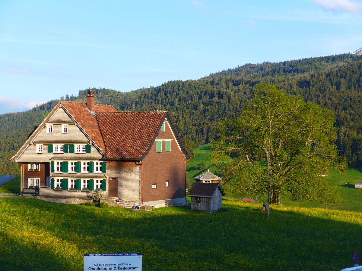 (180'285) - Haus an der Abendsonne am 21. Mai 2017 in Wildhaus