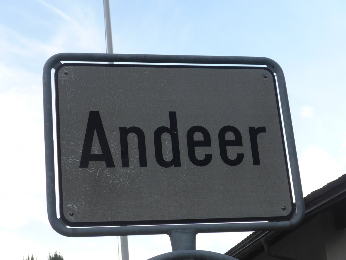 (180'471) - Ortstafel von Andeer am 23. Mai 2017