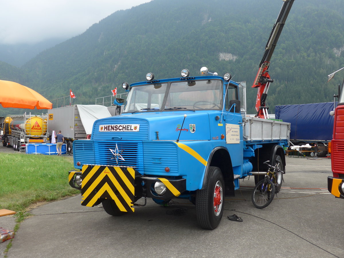 (181'408) - Jost, Beatenberg - Henschel am 24. Juni 2017 in Interlaken, Flugplatz