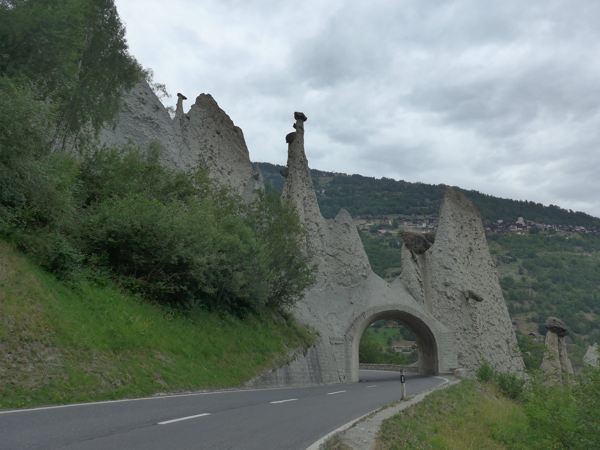 (181'808) - Die Pyramiden am 9. Juli 2017 von Euseigne