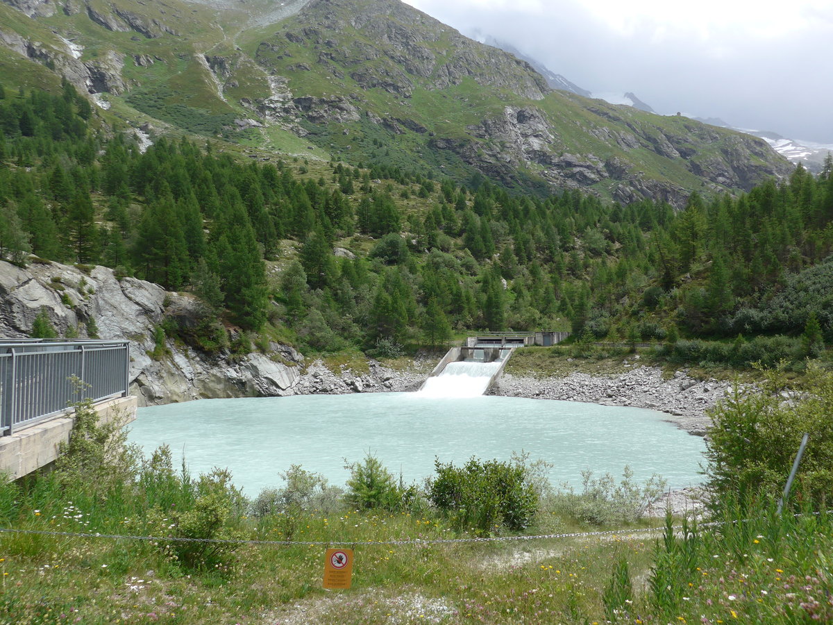 (181'838) - Der Stausee am 9. Juli 2017 in Ferp�cle