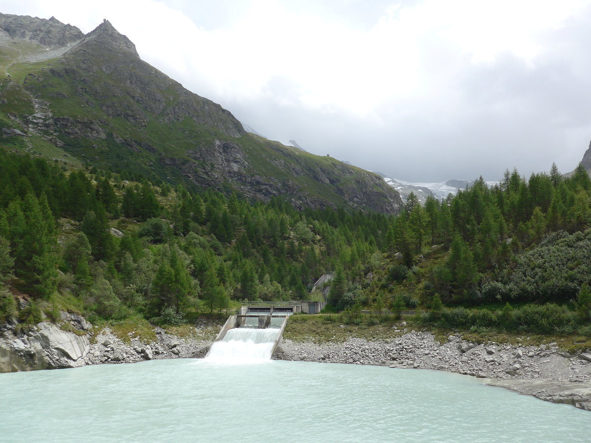 (181'842) - Der Stausee am 9. Juli 2017 in Ferp�cle