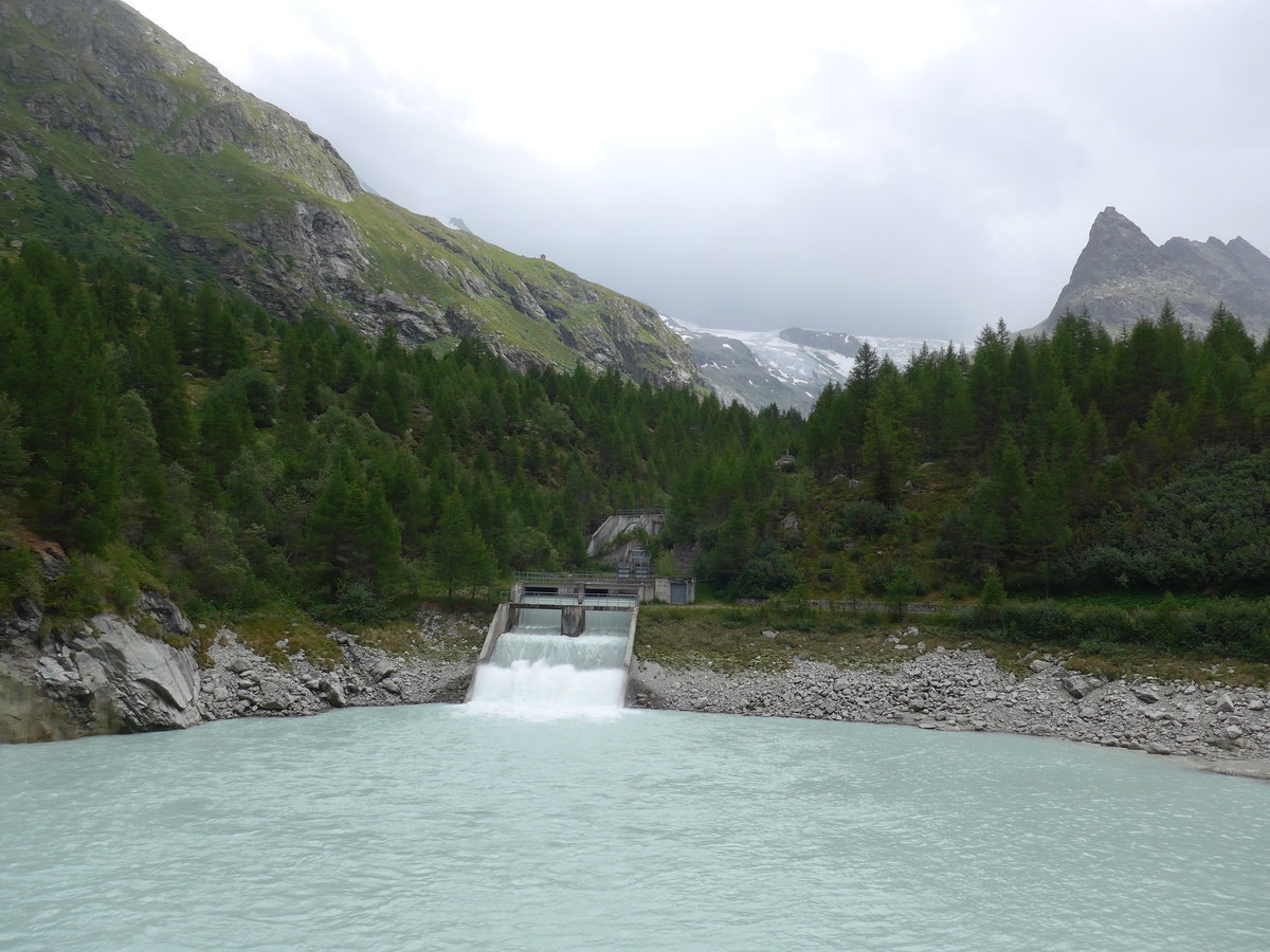 (181'843) - Der Stausee am 9. Juli 2017 in Ferp�cle