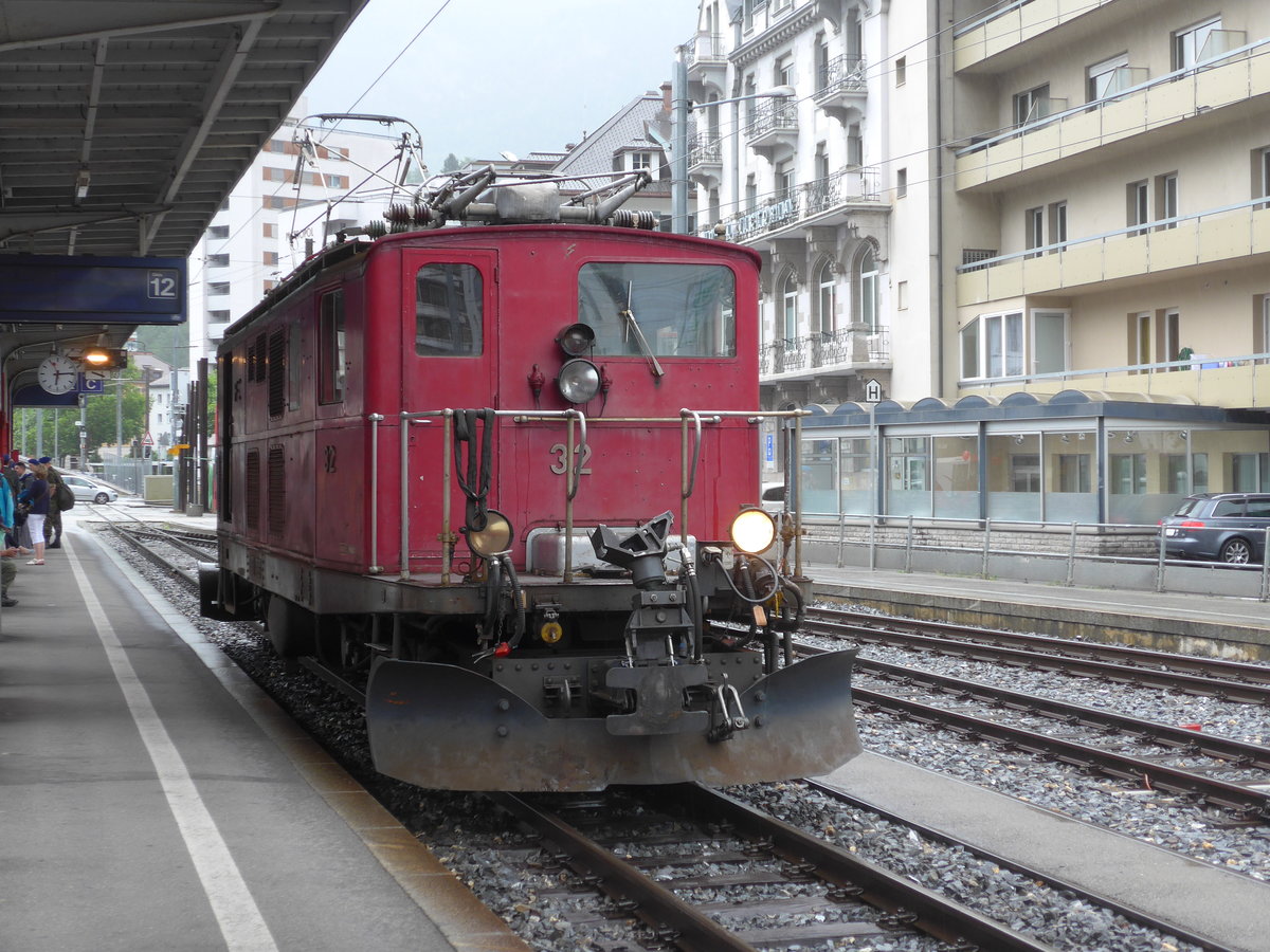 (181'883) - FO-Lokomotive - Nr. 32 - am 9. Juli 2017 im Bahnhof Brig