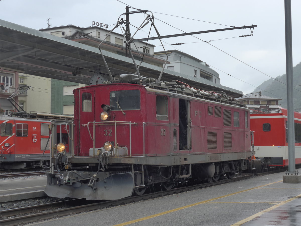 (181'888) - FO-Lokomotive - Nr. 32 - am 9. Juli 2017 im Bahnhof Brig