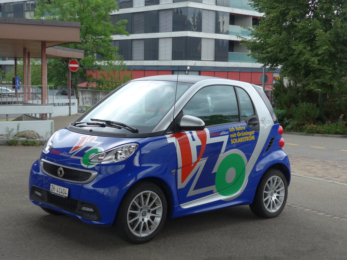 (181'971) - VZO Gr�ningen - Nr. 85/ZH 41'404 - Smart am 10. Juli 2017 beim Bahnhof Wetzikon