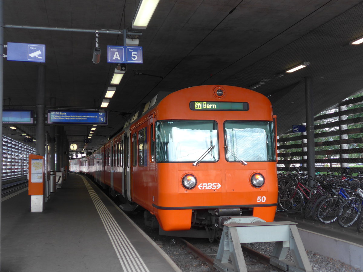 (182'497) - RBS-Pendelzug - Nr. 50 - am 2. August 2017 im Bahnhof Worb Dorf
