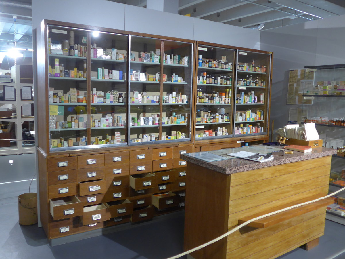 (183'009) - Apotheke/Drogerie am 8. August 2017 in Dresden, Die Welt der DDR