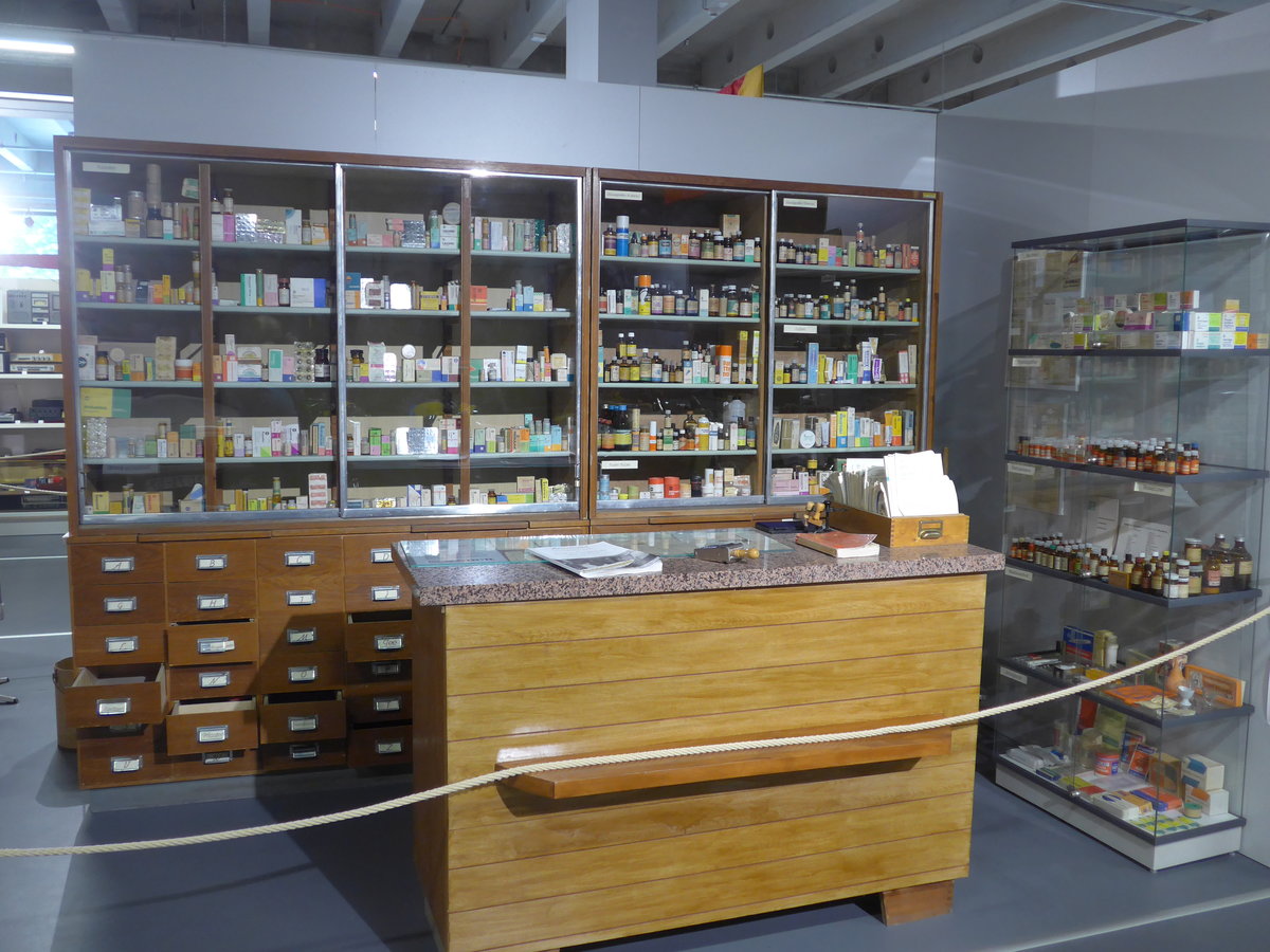 (183'010) - Apotheke/Drogerie am 8. August 2017 in Dresden, Die Welt der DDR