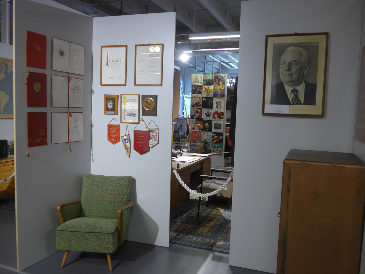 (183'017) - Pr�sidentenecke am 8. August 2017 in Dresden, Die Welt der DDR