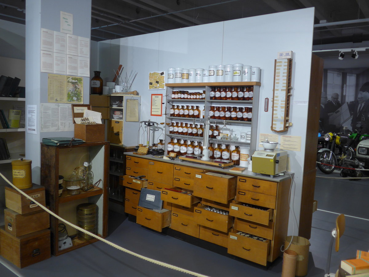 (183'031) - Apotheke am 8. August 2017 in Dresden, Die Welt der DDR