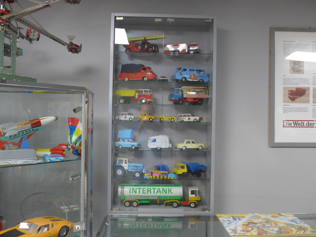 (183'054) - Fahrzeugmodelle am 8. August 2017 in Dresden, Die Welt der DDR