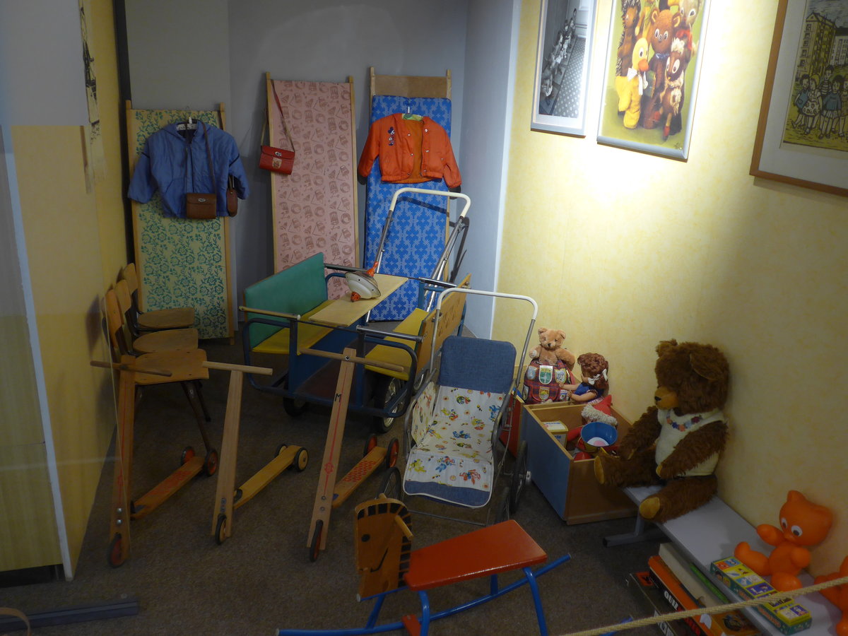 (183'069) - Spielzimmer am 8. August 2017 in Dresden, Die Welt der DDR