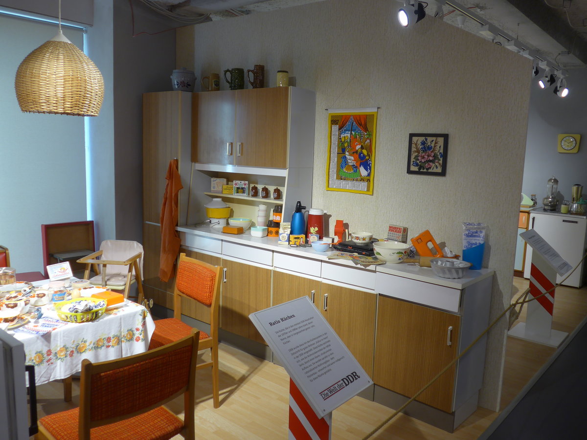 (183'070) - K�che am 8. August 2017 in Dresden, Die Welt der DDR