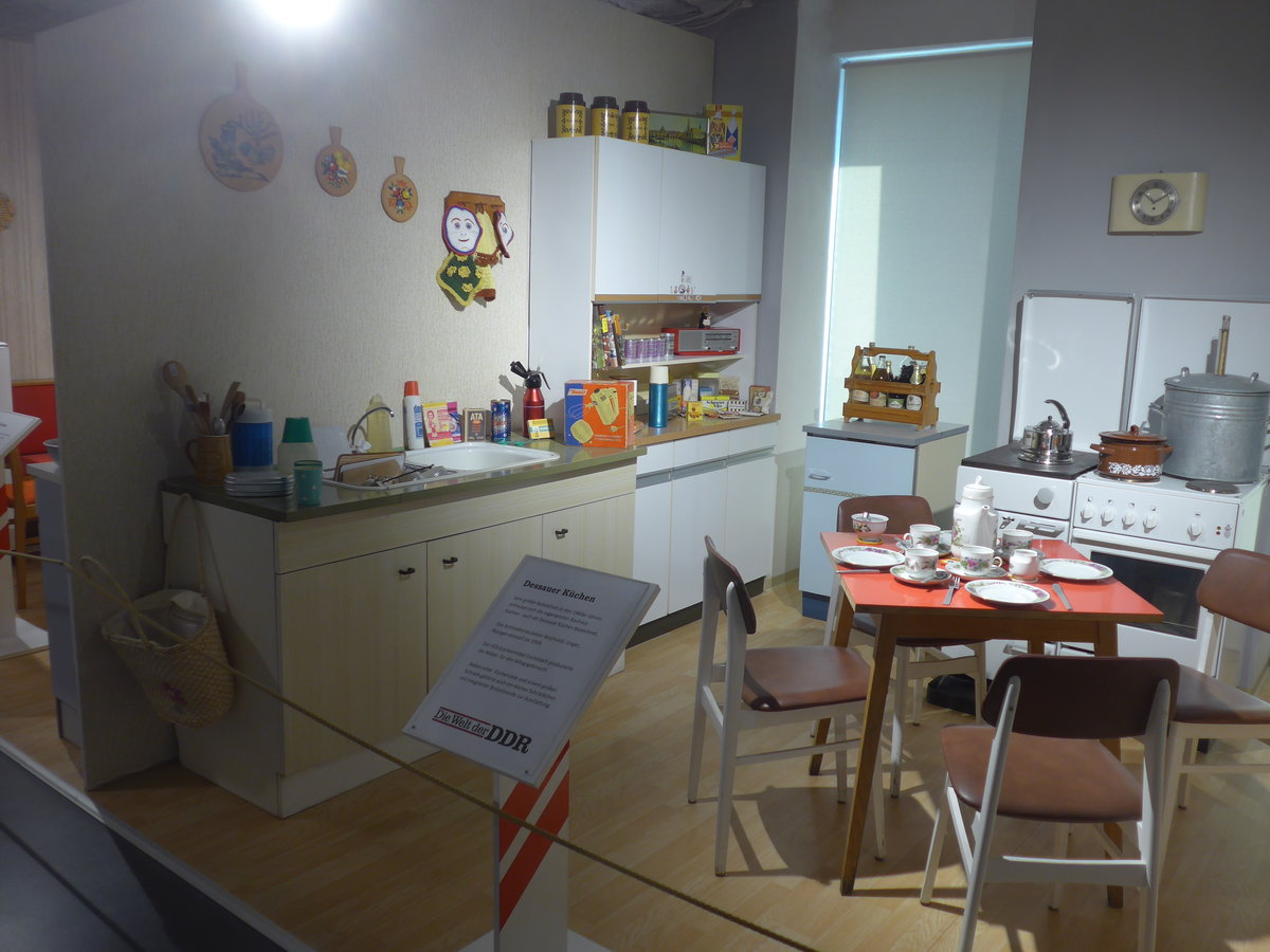(183'074) - K�che am 8. August 2017 in Dresden, Die Welt der DDR